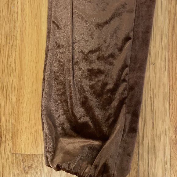 Brown velour jogger and top set - Picture 2 of 3